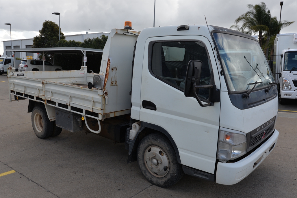 2006 MITSUBISHI FUSO CANTER TIPPER