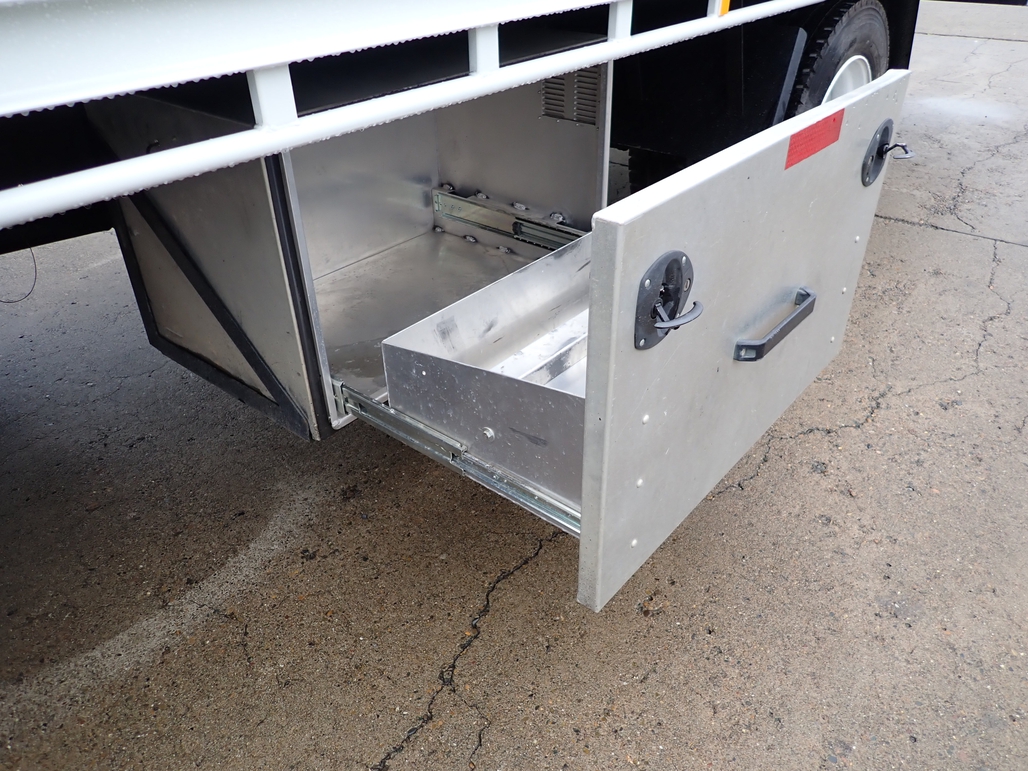 2015 ISUZU FTR 900 AUTOMATIC DUAL CAB TRAY