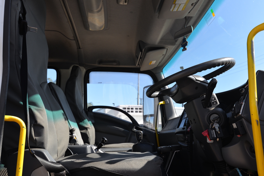 2015 ISUZU FTR 900 AUTOMATIC DUAL CAB TRAY