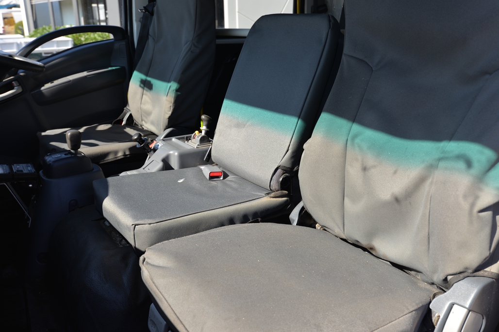 2015 ISUZU FTR 900 AUTOMATIC DUAL CAB TRAY