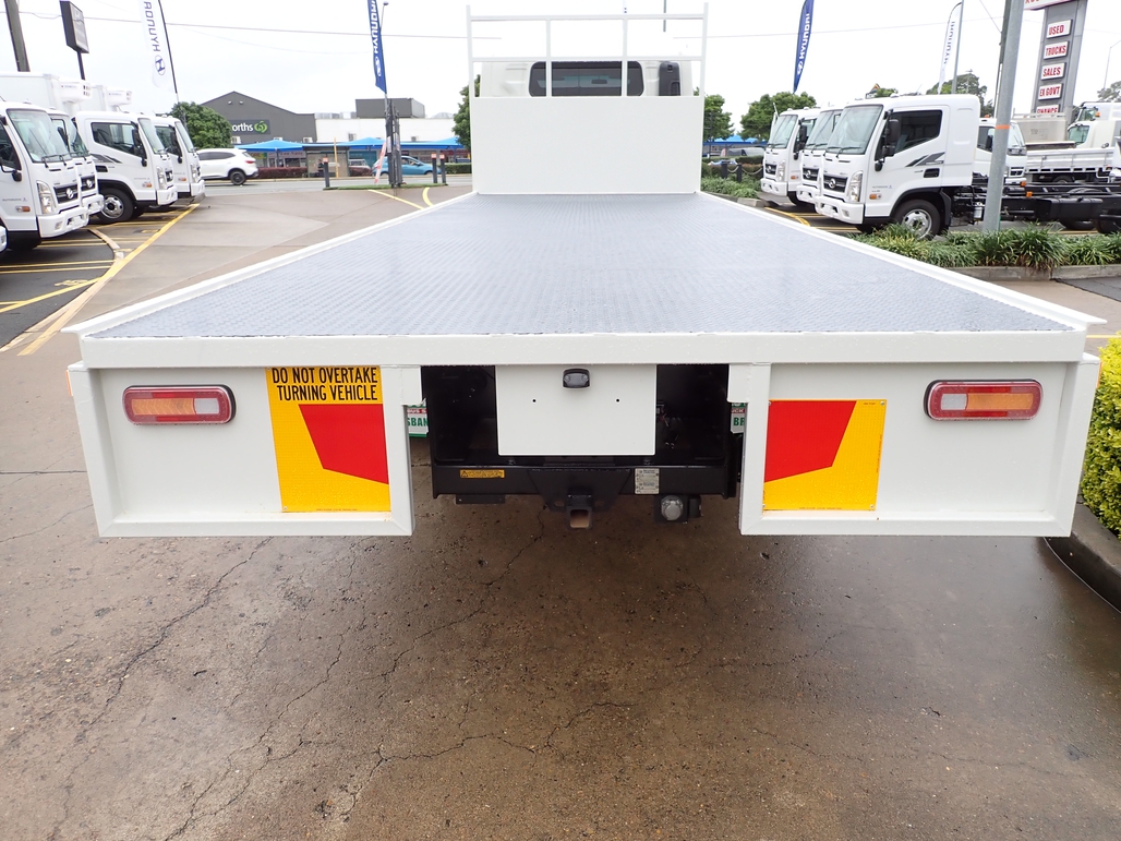 2015 ISUZU FTR 900 AUTOMATIC DUAL CAB TRAY