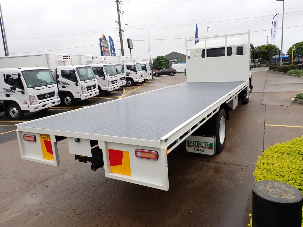 2015 ISUZU FTR 900 AUTOMATIC DUAL CAB TRAY
