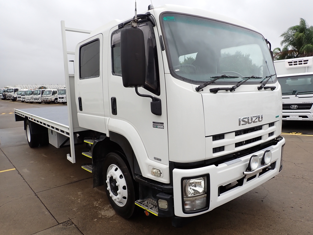 2015 ISUZU FTR 900 AUTOMATIC DUAL CAB TRAY