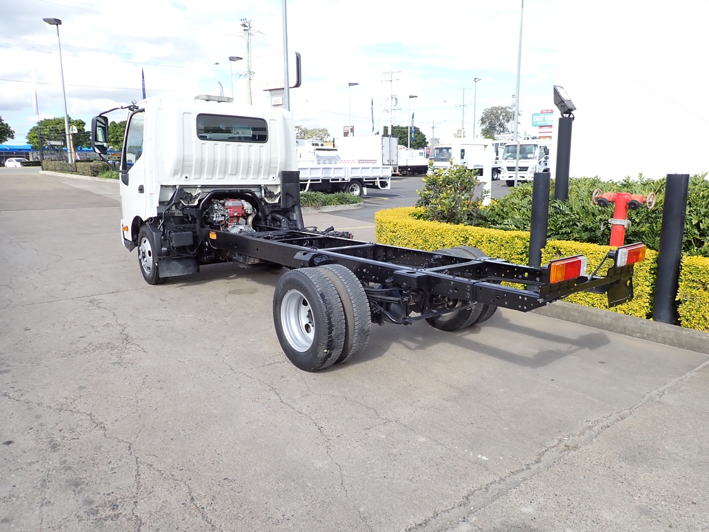 2015 HINO DUTRO 300 AUTOMATIC CAB CHASSIS