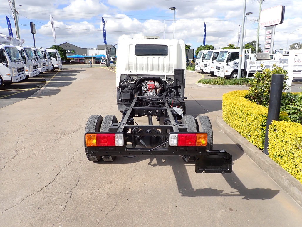 2015 HINO DUTRO 300 AUTOMATIC CAB CHASSIS