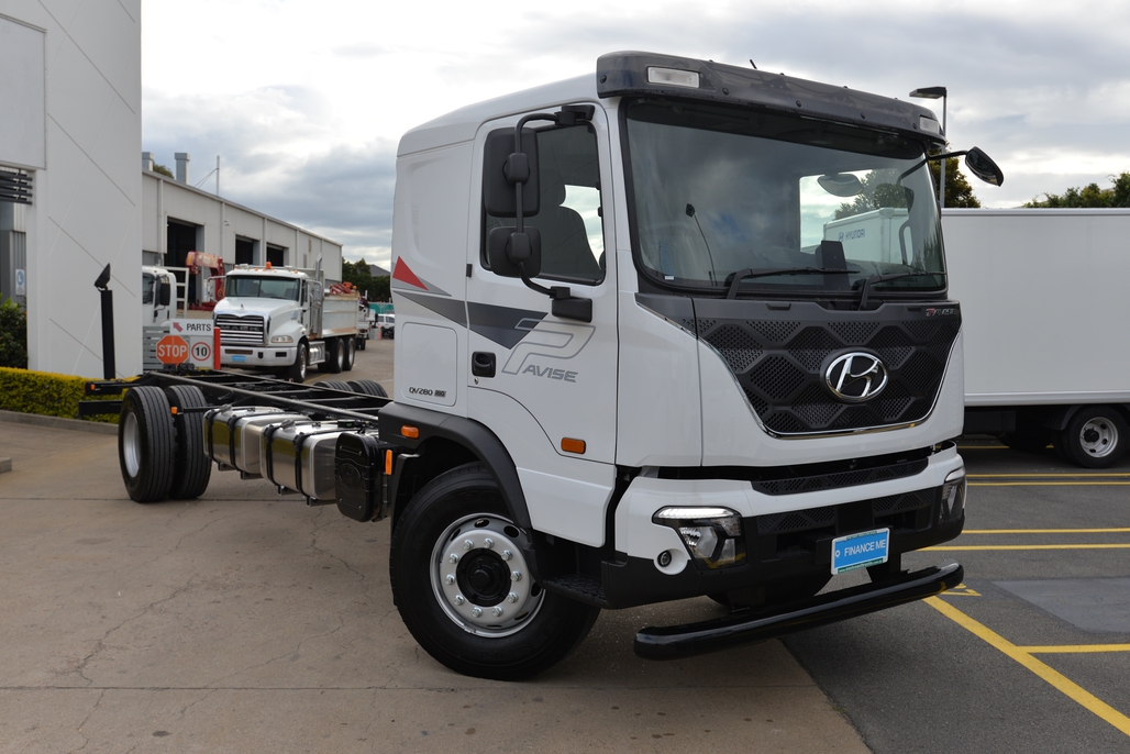 2022 HYUNDAI D217 PAVISE AUTOMATIC CAB CHASSIS