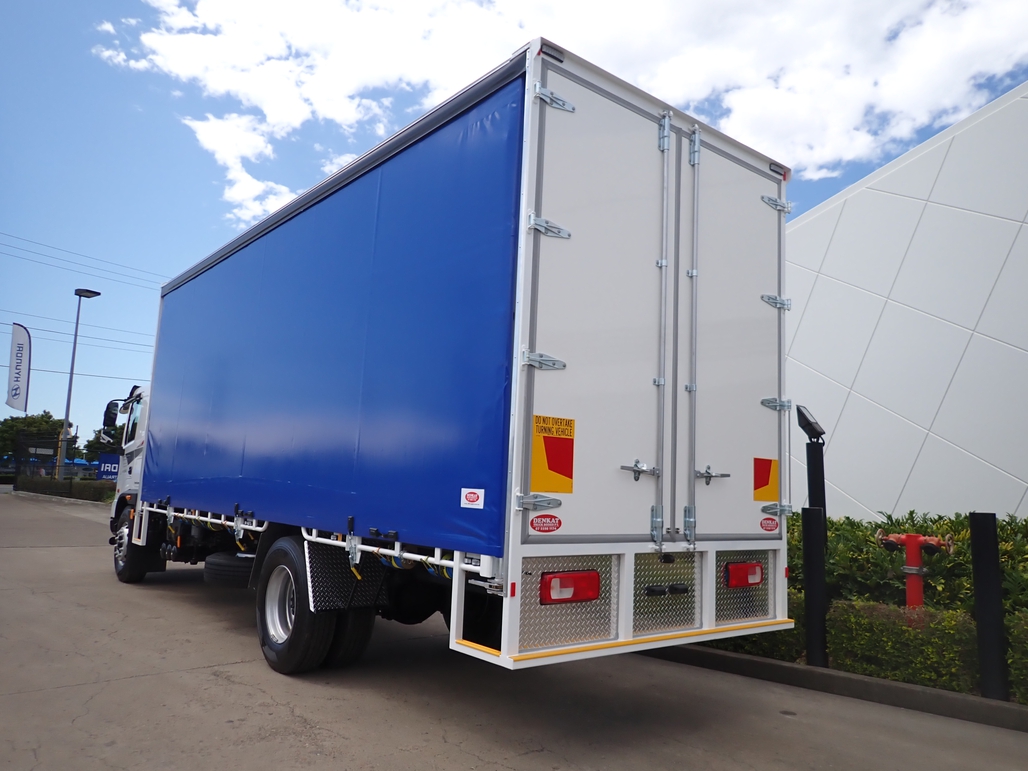 2022 HYUNDAI D217 PAVISE AUTOMATIC TAUTLINER 