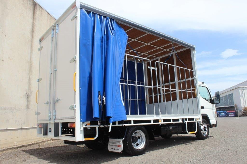 2019 FUSO CANTER 815 6 PALLET TAUTLINER TRUCK