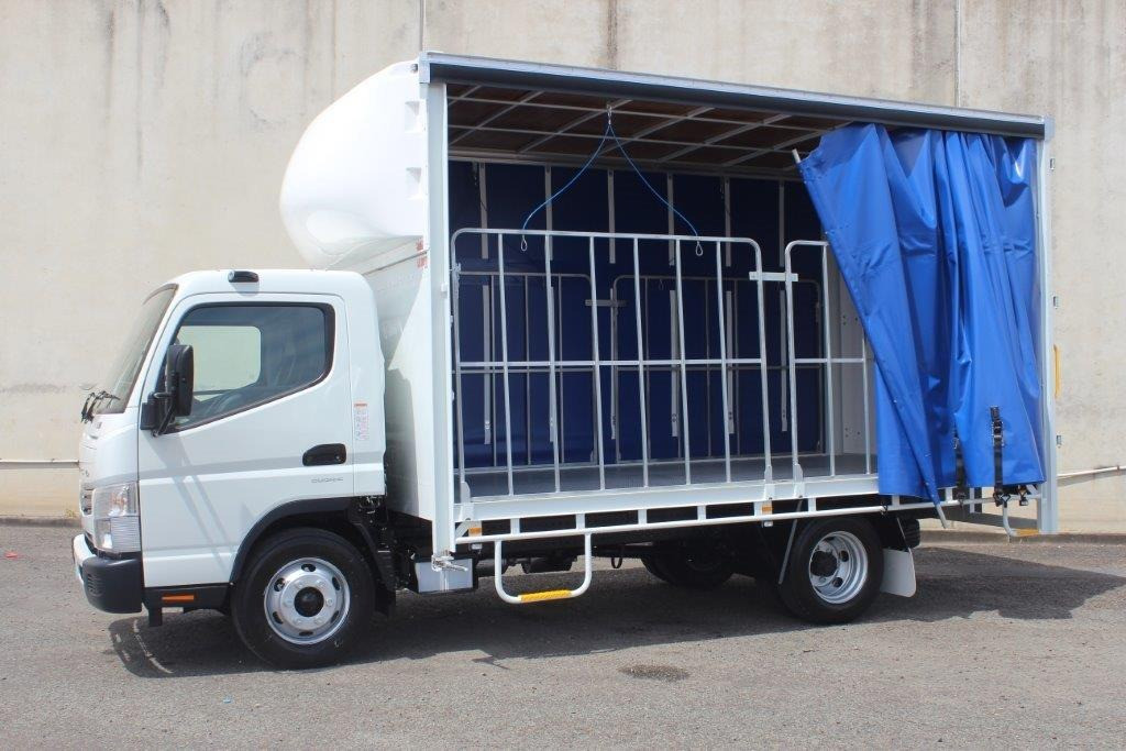 2019 FUSO CANTER 815 6 PALLET TAUTLINER TRUCK
