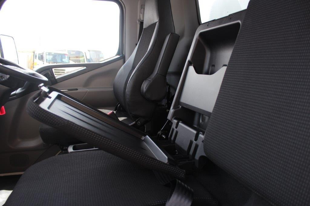 2019 FUSO CANTER 815 6 PALLET TAUTLINER TRUCK