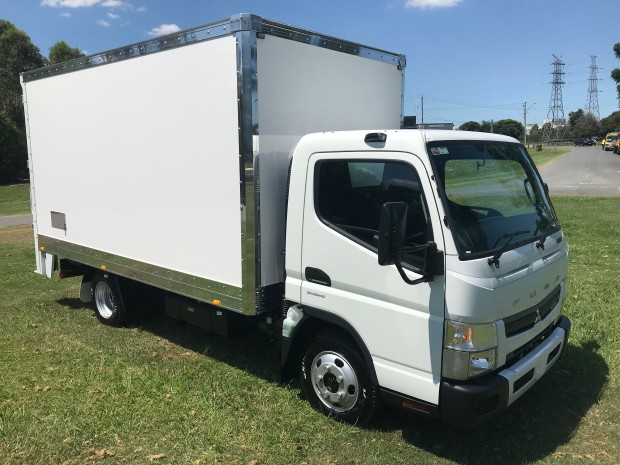 2018 FUSO CANTER 515 WIDE FACTORY PAN TRUCK AMT CAB CHASSIS