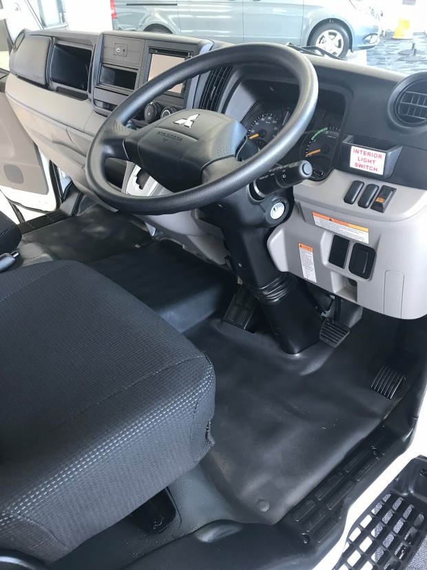 2018 FUSO CANTER 515 WIDE FACTORY PAN TRUCK AMT CAB CHASSIS
