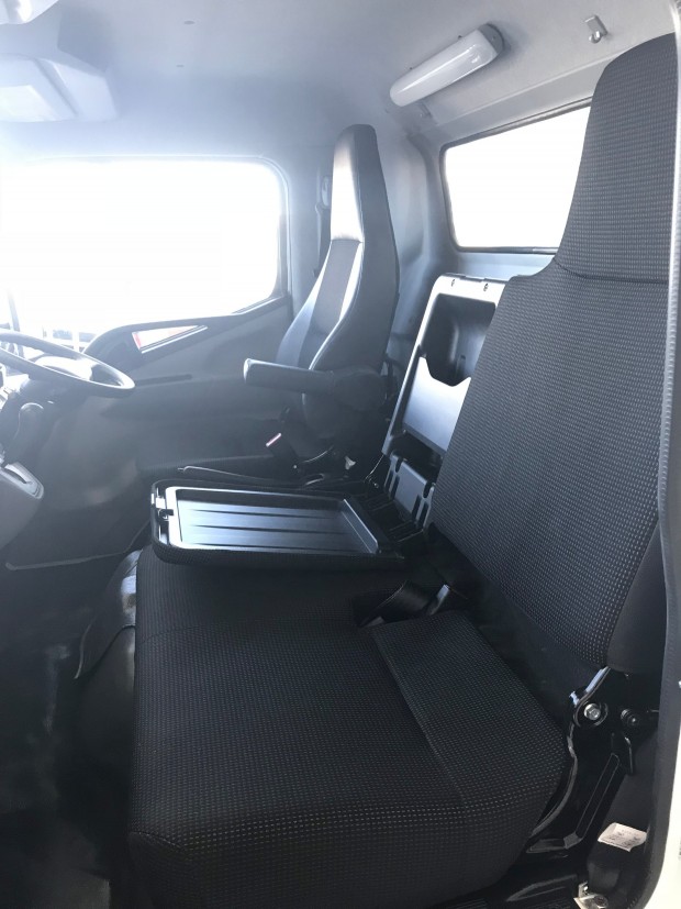 2018 FUSO CANTER 515 WIDE FACTORY PAN TRUCK AMT CAB CHASSIS