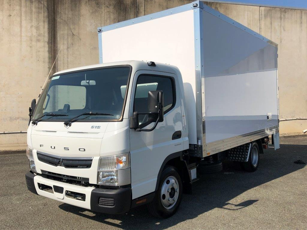 2020 FUSO CANTER 515 WIDE MWB AMT PANTECH TRUCK