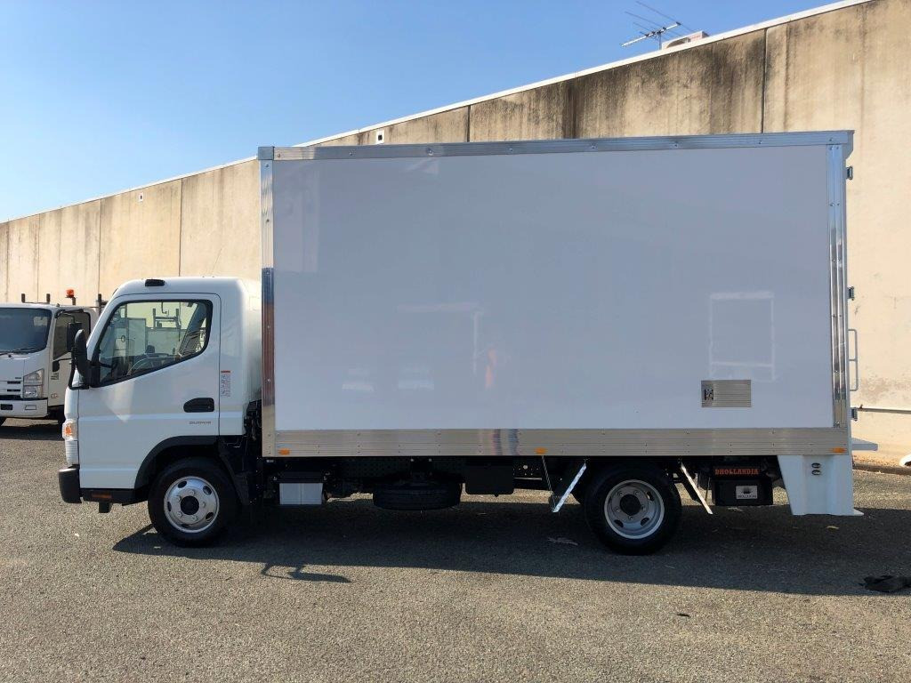 2020 FUSO CANTER 515 WIDE MWB AMT PANTECH TRUCK