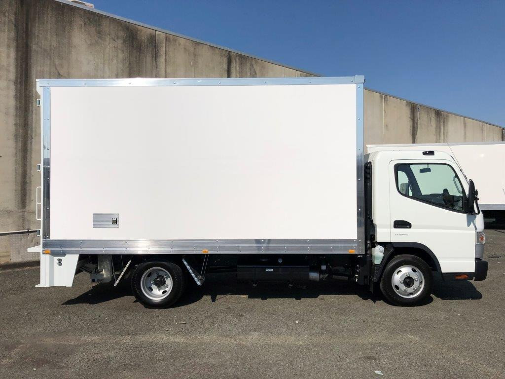 2020 FUSO CANTER 515 WIDE MWB AMT PANTECH TRUCK
