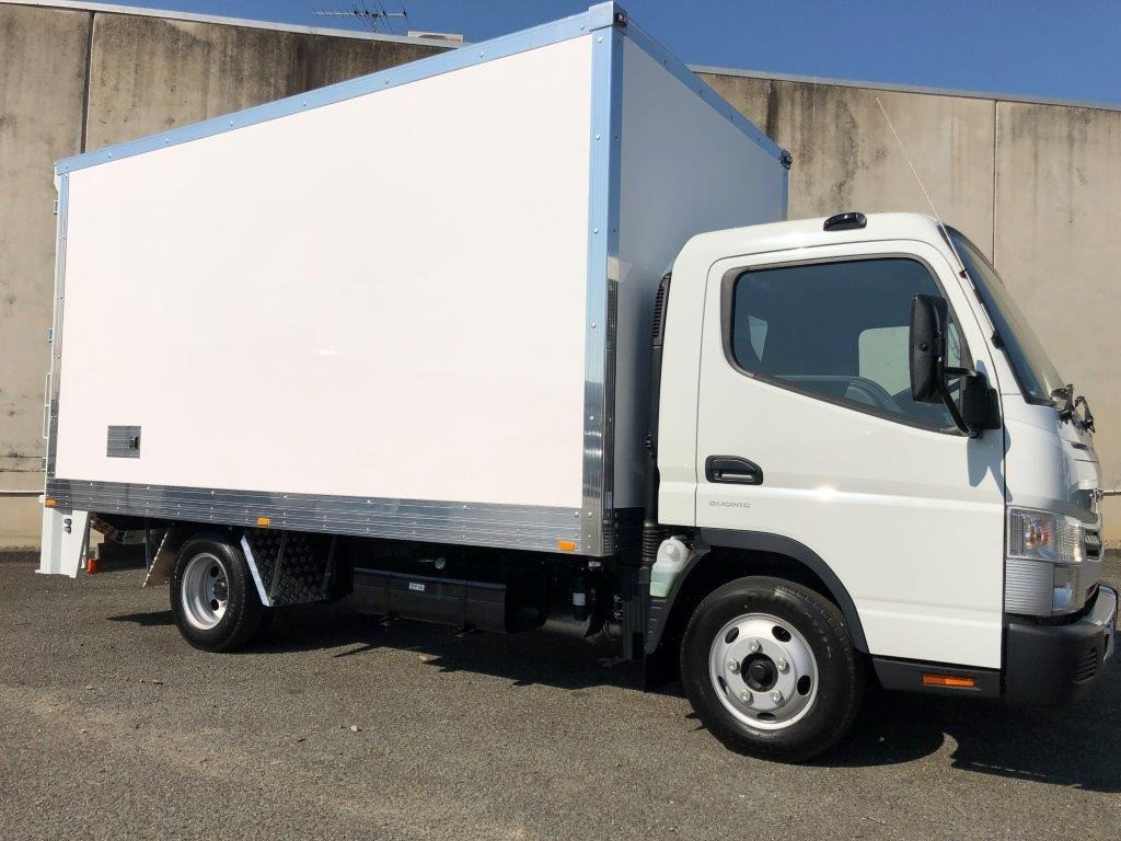 2020 FUSO CANTER 515 WIDE MWB AMT PANTECH TRUCK