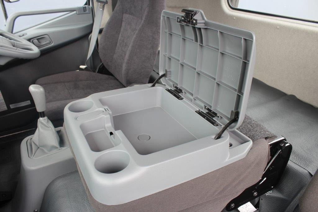 2020 FUSO FIGHTER 1627 XLWB MANUAL CAB CHASSIS