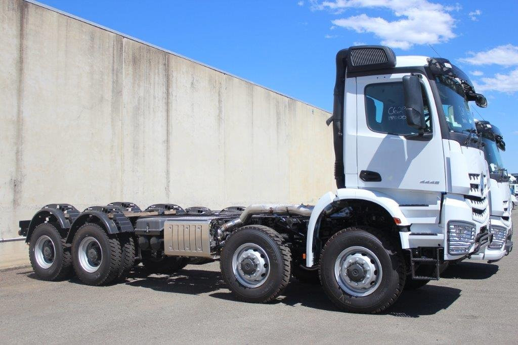 2018 MERCEDES-BENZ AROCS 4446 8X8 AMT CAB CHASSIS