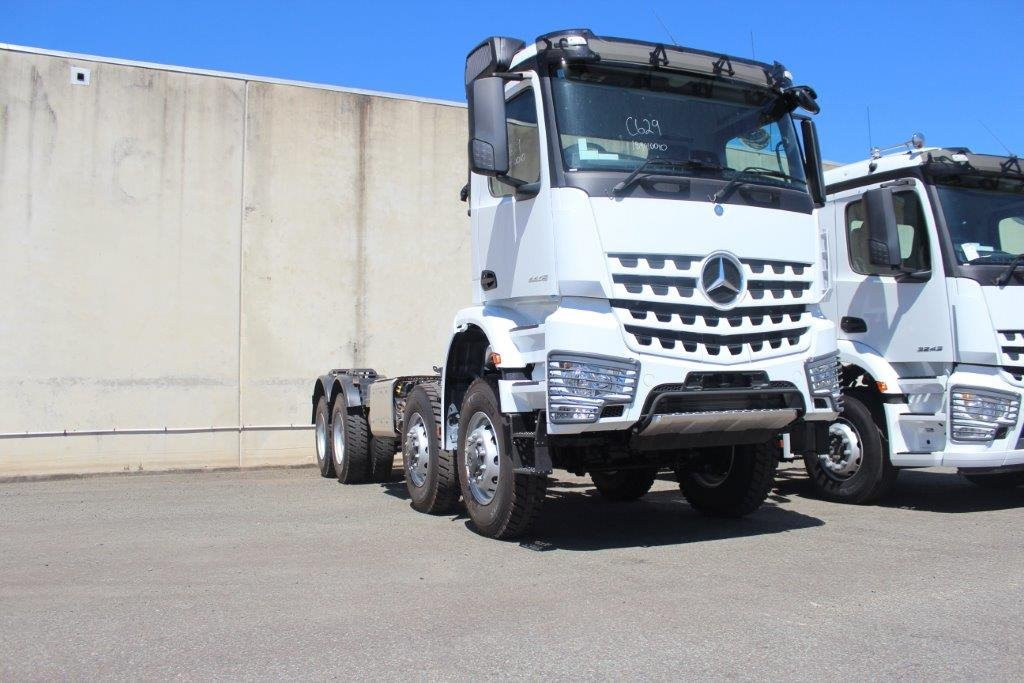 2018 MERCEDES-BENZ AROCS 4446 8X8 AMT CAB CHASSIS