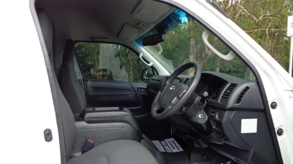 2018 TOYOTA HIACE COMMUTER BUS