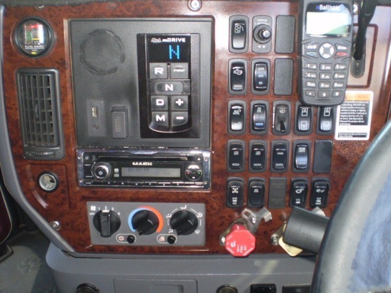 2011 MACK TRIDENT TRIDENT Truck