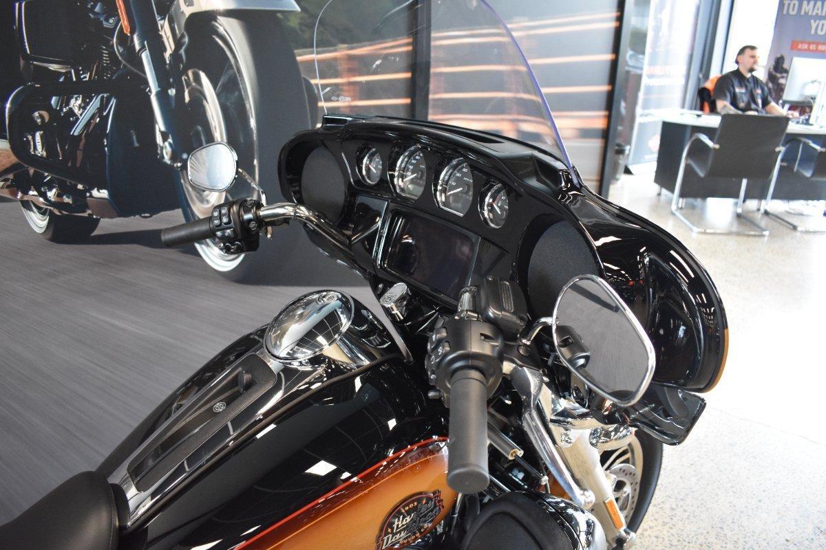 2024 HARLEY-DAVIDSON TRI GLIDE ULTRA 114 (FLHTCUTG) TRIKE