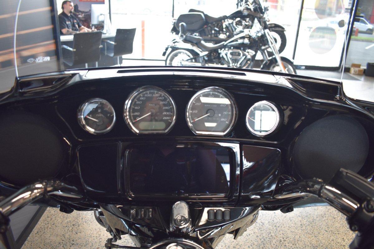 2024 HARLEY-DAVIDSON TRI GLIDE ULTRA 114 (FLHTCUTG) TRIKE