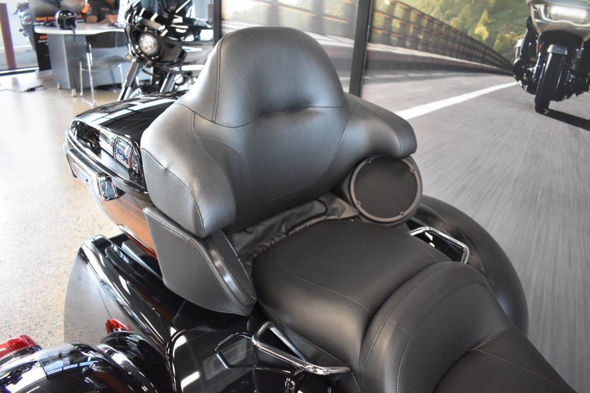 2024 HARLEY-DAVIDSON TRI GLIDE ULTRA 114 (FLHTCUTG) TRIKE
