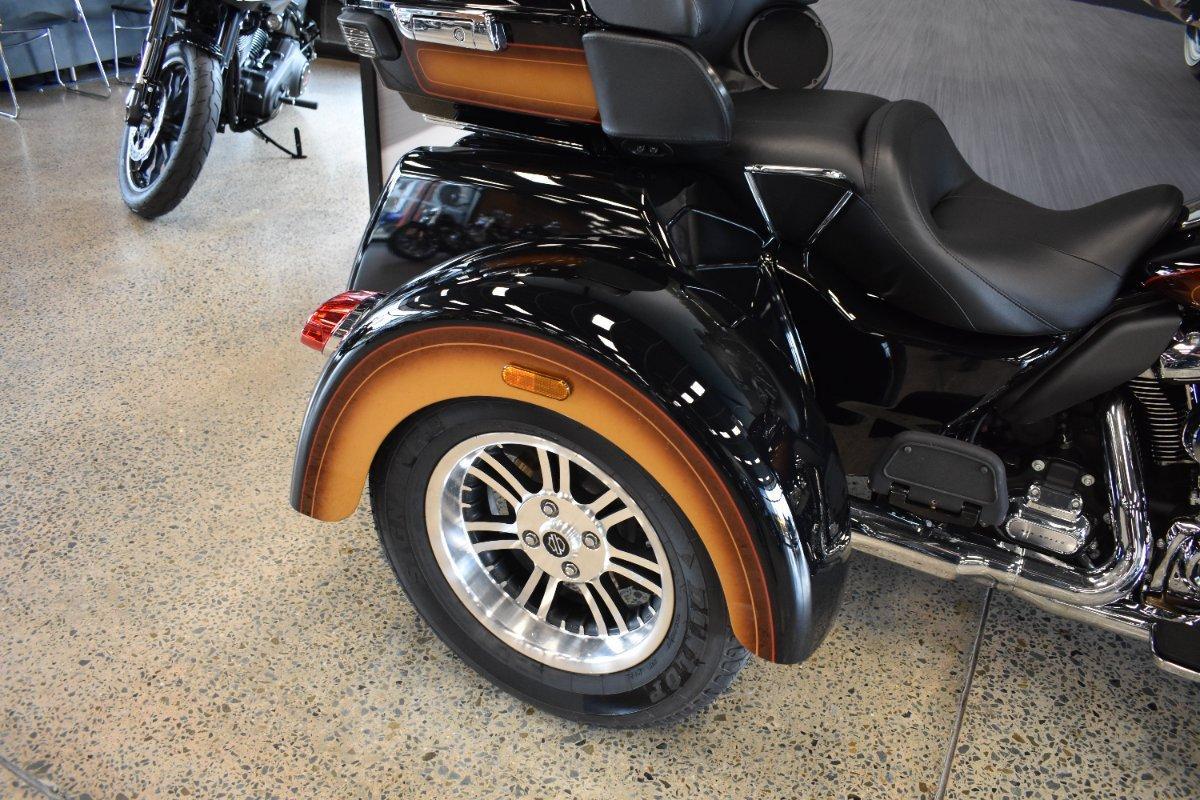 2024 HARLEY-DAVIDSON TRI GLIDE ULTRA 114 (FLHTCUTG) TRIKE