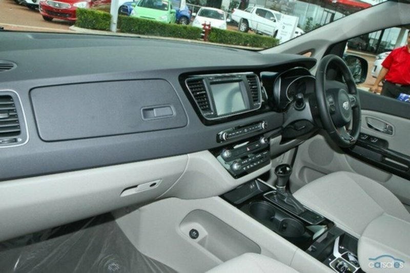 2015 KIA CARNIVAL SI YP MY15