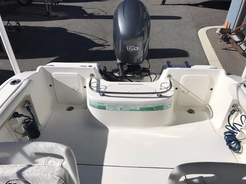 Key West 211 Walkaround 4 Stroke Yamaha