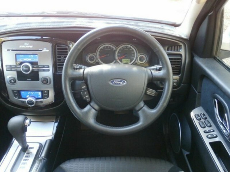 2010 FORD ESCAPE ZD