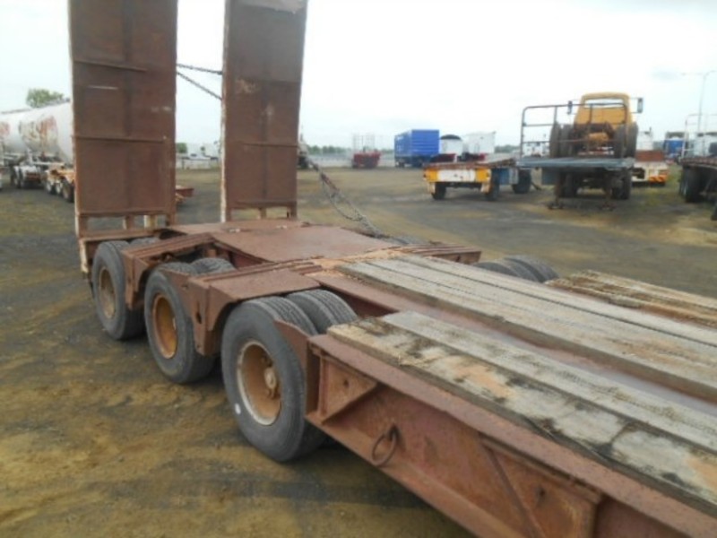Drake Low LoaderPlatform Semi Trailer