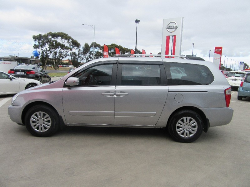 2010 KIA GRAND CARNIVAL SI VQ