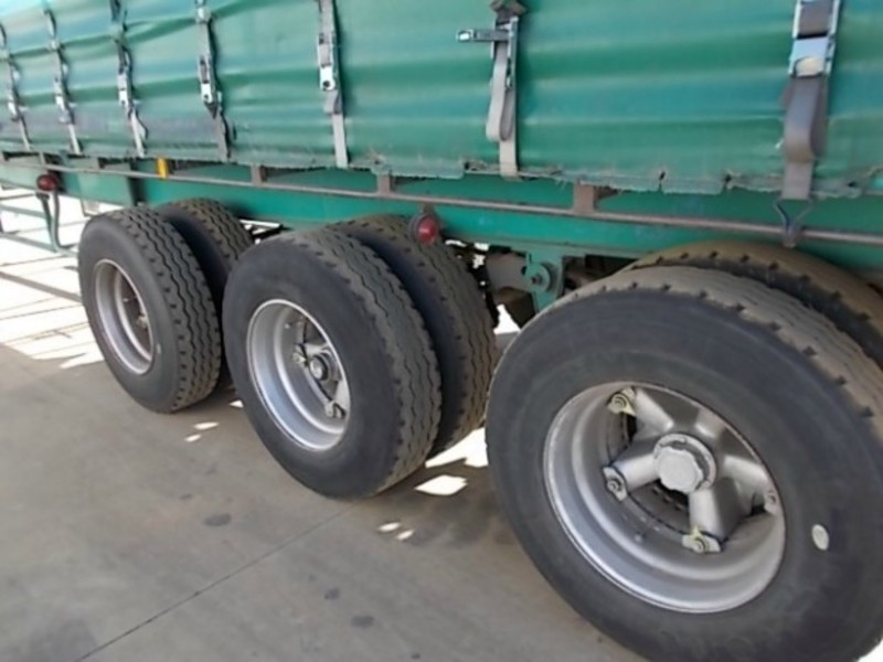1981 Krueger Curtainsider Semi Trailer