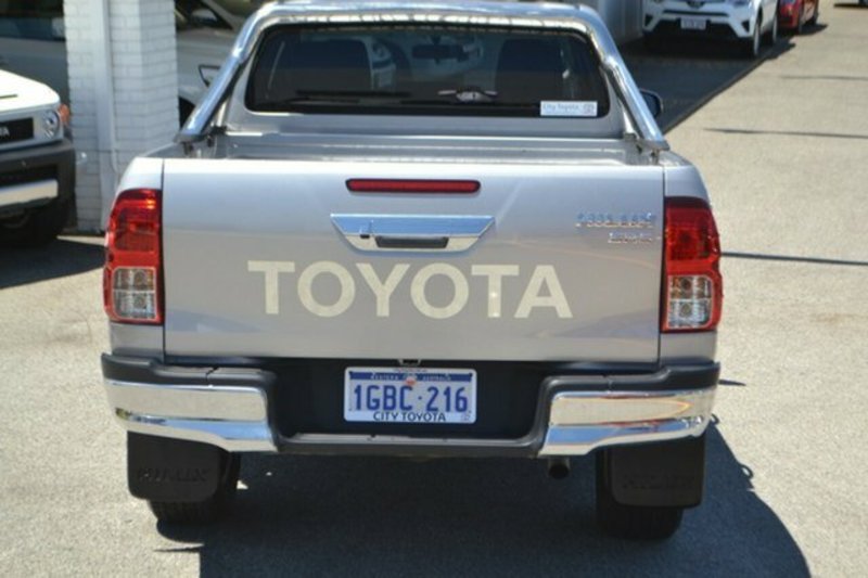 2016 TOYOTA HILUX SR5 (4x4) GUN126R