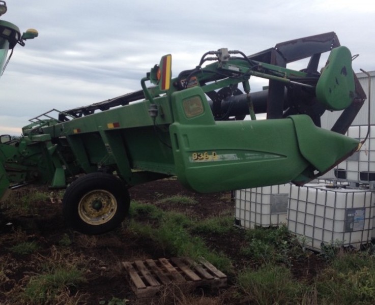 JOHN DEERE 936D Harvester Header