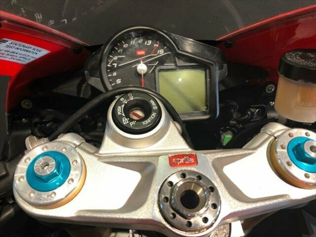 2010 APRILIA RSV4 FACTORY SPORTS