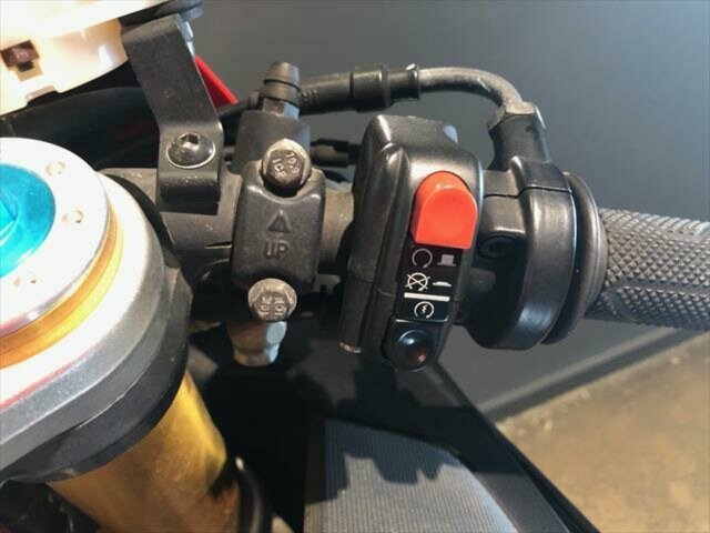 2010 APRILIA RSV4 FACTORY SPORTS