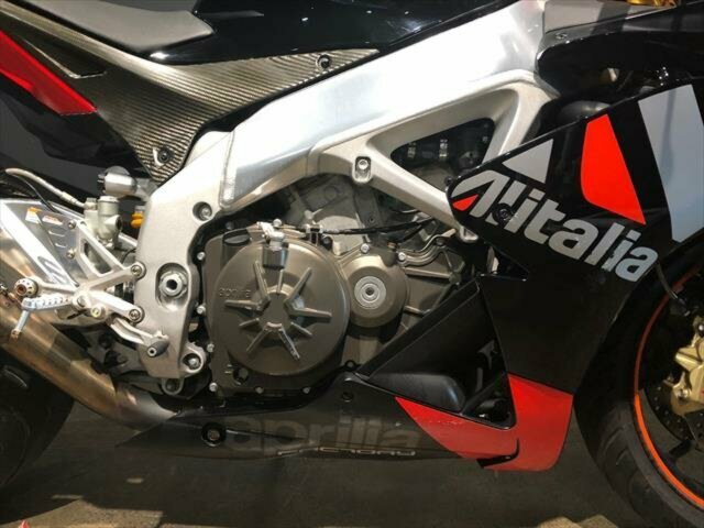 2010 APRILIA RSV4 FACTORY SPORTS