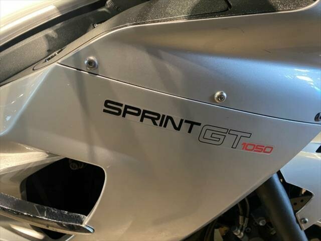 2011 TRIUMPH SPRINT GT SPORTS 