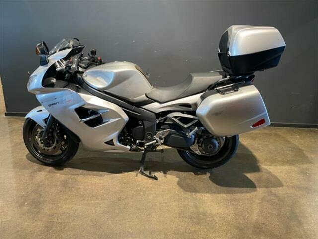 2011 TRIUMPH SPRINT GT SPORTS 