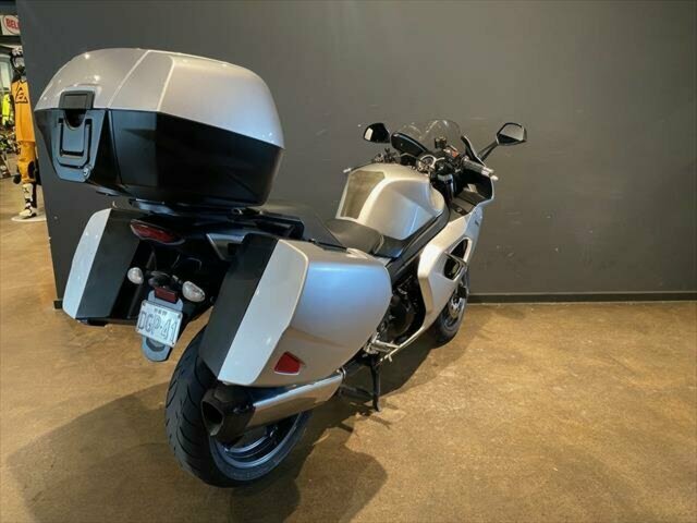2011 TRIUMPH SPRINT GT SPORTS 