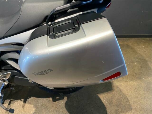 2011 TRIUMPH SPRINT GT SPORTS 