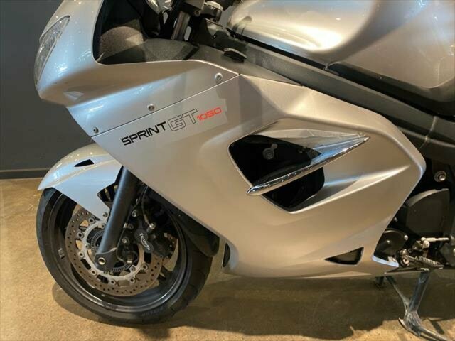 2011 TRIUMPH SPRINT GT SPORTS 