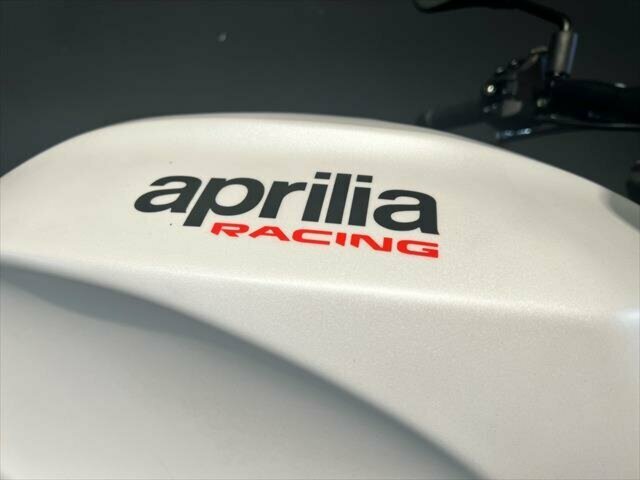 2022 APRILIA TUONO V4 1100 RR ROAD