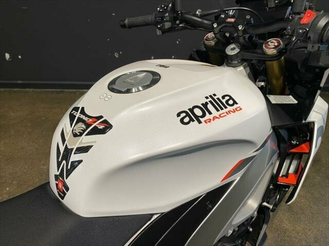 2022 APRILIA TUONO V4 1100 RR ROAD