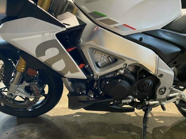2022 APRILIA TUONO V4 1100 RR ROAD