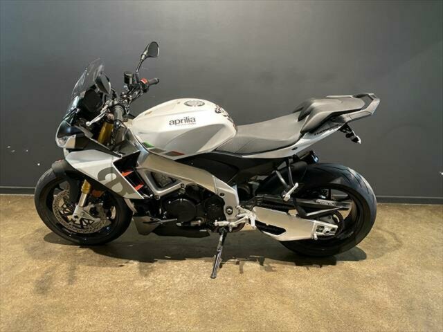 2022 APRILIA TUONO V4 1100 RR ROAD